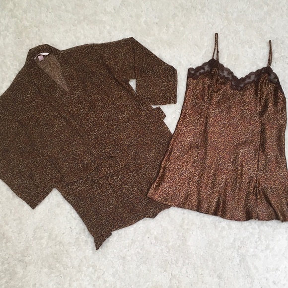 Vintage Victoria’s Secret Nightie and Sheer Robe Set Leopard Print L - Picture 16 of 16